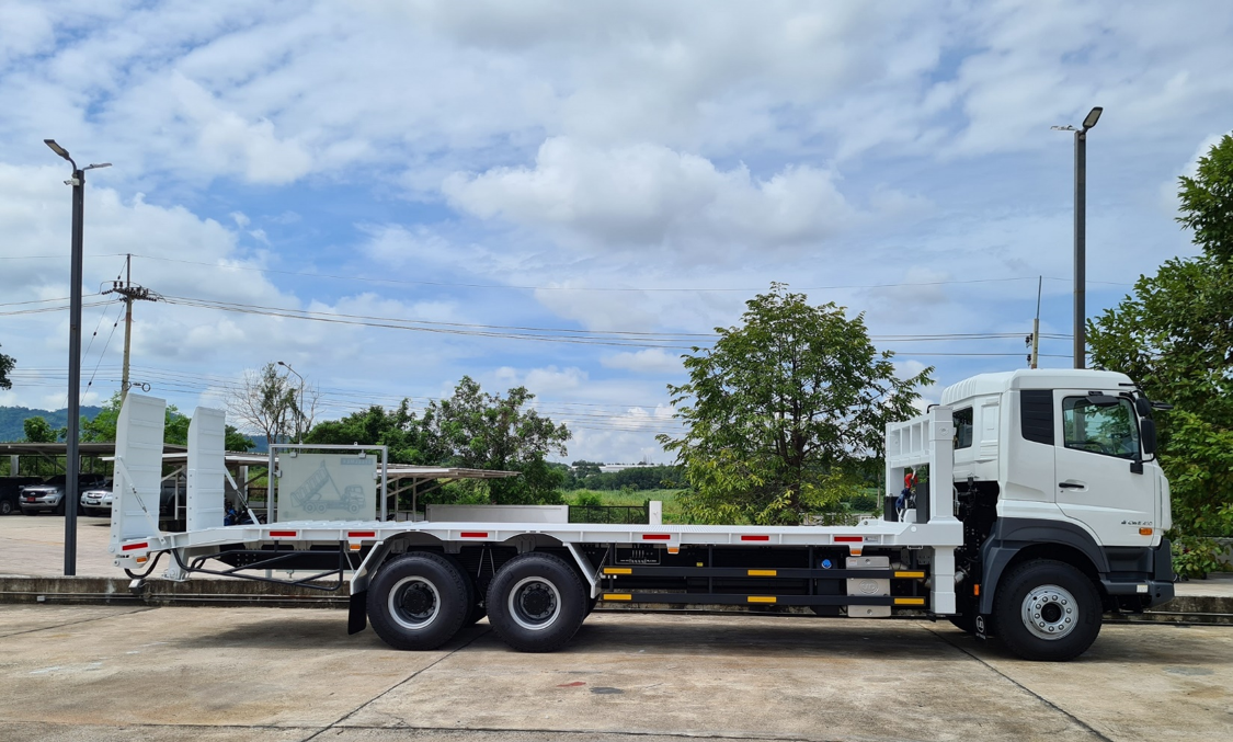 Self Loader truck, side view